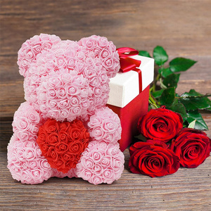 Coffret <span class=keywords><strong>Cadeau</strong></span> Saint-Valentin : Ours en Fleurs Séchées Artisanales, Roses Savon et Fleurs Fraîches – Meilleures Ventes - Product Image 1