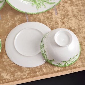 Juego de Vajilla de Cerámica de Lujo Moderno Estilo Europeo, 10 Piezas, Lirio de los Valles Verde con Incrustaciones Doradas, Juego de Tazas de Porcelana - Product Image 6