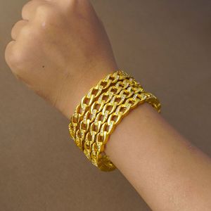 ดรอปชิปปิ้ง ดูไบ กำไลข้อมือผู้หญิงทรงกลม ดีไซน์ทันสมัย ชุบทอง 24K คุณภาพพรีเมียมสุดหรู ทำจากสแตนเลสสตีล เหมาะสำหรับงานปาร์ตี้ - Product Image 3