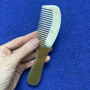 Peigne en corne naturel authentique fait à la main pour un toilettage doux des cheveux et une utilisation quotidienne écologique - Product Image 3