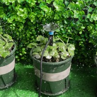 Geweldige irrigatie Push Lock druppelaar met verstelbare flow vortex nozzle, eenvoudig te reinigen, past op 1/4 inch irrigatiebuis voor moestuin.