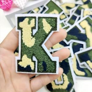 Nouvelle écusson thermocollante 7,2 cm/2,8 pouces Double Slayer en chenille brodée, motifs Cœur, Fleur, Lettre, Blanc, Jaune, Multicolore pour Chapeau - Product Image 5