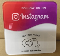 Carte NFC colorée pour avis Google avec puce NFC213, résistante à l'eau et aux intempéries, design et taille personnalisés