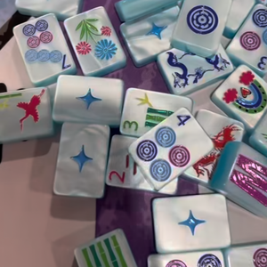 Luxuosas Peças de Mahjong Americano em Acrílico Perolado Azul Gelo, 160 Peças, com Design Estético Retrô, Jogadores Jokers, <span class=keywords><strong>Hamsa</strong></span> e Olho Grego, para Noites de Jogo Social - Product Image 1