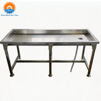 Table de réception des entrailles en acier inoxydable 304 personnalisable pour abattoir, poste de travail pour la manipulation des sous-produits avec système de drainage