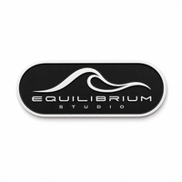Casquettes avec logo 3D en métal Western, logo personnalisé, breloque circulaire en métal, alliage de zinc, relief gaufré pour l'image de marque et l'emballage des produits