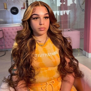 <span class=keywords><strong>Perruque</strong></span> Lace Front transparente Body Wave 13x6 Hd Perruques de cheveux humains colorées pour femmes Perruques pré-plumées blondes 4/27 brésiliennes - Product Image 2