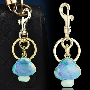 Venta al por mayor caliente gradiente de color en forma de seta llaveros de resina con hebilla de Metal, Anti pérdida de accesorios - Product Image 3