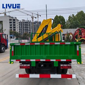 Grue mobile 3,2 tonnes à flèche pliante montée sur camion 4x2, grue hydraulique, élévateur de moteur à vendre - Product Image 2