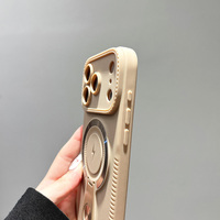 Coque de téléphone antichoc et anti-rayures en silicone mat couleur unie avec béquille magnétique invisible de luxe pour iPhone 18 (vente en gros)