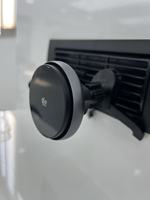 Chargeur de voiture sans fil magnétique OEM 25W à charge rapide avec ventilateur de refroidissement, commande tactile, support de téléphone pour grille d'aération CE ROHS FCC Europe USA