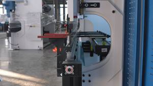 آلة ثني هيدروليكية كهربائية CNC طراز DA-66S (ديليم) 40-600T/1600-6000 مم بـ 4+1 محاور من WUSVEK - Product Image 4