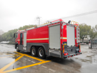 Camion de pompiers Zhenxiang Mercedes-Benz neuf 6x4 diesel à transmission automatique 456 CV 16 tonnes pour le transport de liquides, capacité du réservoir 95 m 10 000 L