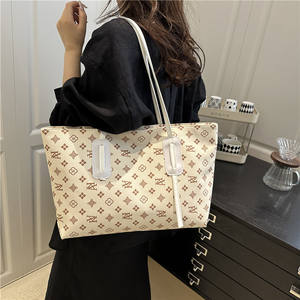 Sac fourre-tout de luxe à grande capacité, nouvelle mode 2025, en cuir PU, sacs à main pour femmes, bandoulière unique, fermeture à glissière, toutes saisons - Product Image 3