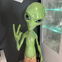 Sculpture d'alien grandeur nature 135 cm, décoration 3D grand format, pièce peinte à la main et finie