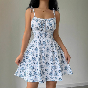 Verano Nueva ropa de mujer Popular <span class=keywords><strong>Floral</strong></span> Correa Vestido corto Cuello cuadrado <span class=keywords><strong>Falda</strong></span> suave - Product Image 2