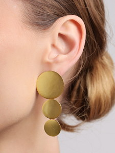 Pendientes de botón con diseño de disco triple lineal, acabado dorado cepillado, joyería de moda geométrica moderna para mujer - Product Image 5