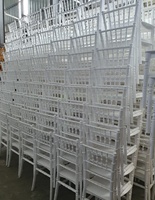 Chaise Chiavari blanche en résine PP mate, empilable, solide, pour mariage, banquet, hôtel, événement, capacité 300 kg