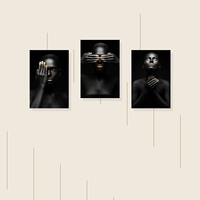 Lukisan Seni Afrika Potret Wanita Kulit Hitam Tiga Panel Gambar Berbicara dengan Ekspresi untuk Dekorasi Modern Ruang Tamu Hotel