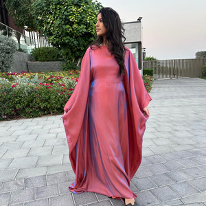 Vestido Abaya Maxi de Satén Hafizah con Mangas Murciélago para Mujeres Musulmanas, Moda Islámica Modesta de Dubái - Product Image 2