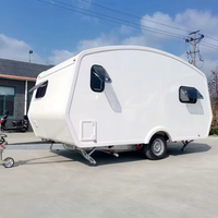 En stock Mini caravane de voyage blanche Camping-car TV Réfrigérateur Poêle Salle de bain Système d'alimentation en eau Vente Capacité 3 personnes