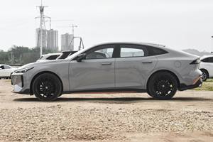 Auto Usado Barato 2022, Changan UNI-V, Gasolina, Bajo Kilometraje, <span class=keywords><strong>Segunda</strong></span> <span class=keywords><strong>Mano</strong></span>, 5 Puertas, 5 Asientos, Hatchback, Mejor Precio, Vehículos de Gasolina - Product Image 5