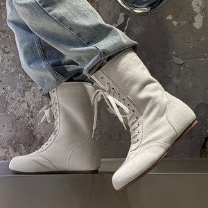 2026 Neue Frühlings-Stiefel aus weißem Wildleder mit atmungsaktivem Schnürsystem für Herren und Damen im britischen Stil, mittelhohe Mode-Stiefel für Paare - Product Image 4