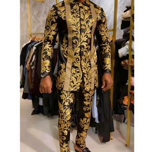 Completo da uomo casual primaverile stile streetwear con t-shirt a maniche lunghe con colletto alla coreana e bottoni e pantaloni, stampa digitale, per sport all'aperto - Product Image 1