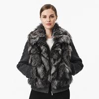 Poncho décontracté pour femme en fourrure de renard finlandais moelleuse, col montant, doublure en polyester, fermeture à boutonnière, longueur courte, design hivernal chaud