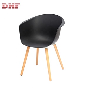 2019 soggiorno Sala Da Pranzo A Buon Mercato All'ingrosso Sedia di Plastica <span class=keywords><strong>Gambe</strong></span> In <span class=keywords><strong>Legno</strong></span> Con Le Braccia - Product Image 2
