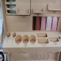 Magasin de comptoir cosmétique fard à paupières rouge à lèvres présentoir de maquillage professionnel vitrine en bois comptoir de cils