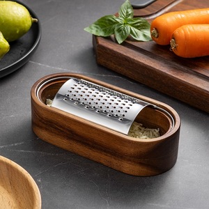 Rallador de Queso y Zester de Cítricos con Contenedor de Almacenamiento para Queso Parmesano Duro, Quesos Blandos, Jengibre, Verduras, Mantequilla, Chocolate - Product Image 6