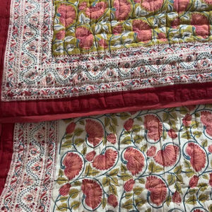 Juego de cama de gasa de algodón orgánico de la mejor calidad al por mayor, edredón hecho a mano Reversible Razai HandBlock impreso Patchwork Warm HomeQuilt - Product Image 1