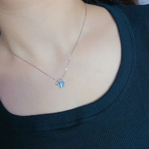 สร้อยคอทองคำแท้ 18k ยี่ห้อซินฟลาย พร้อมจี้รูปโบว์ประดับเพชรอะความารีน - Product Image 3