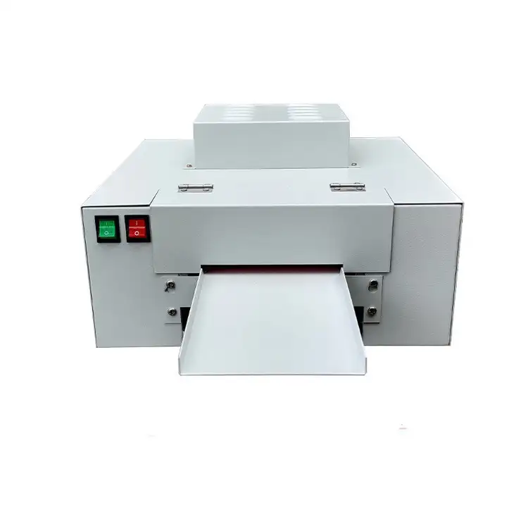 Yüksek kalite ucuz fiyat büyük boy kağıt Pvc kart Uv kabartma kaplama makinesi