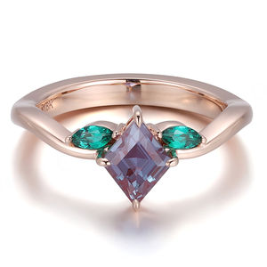 Bague de fiançailles en or massif 18 carats avec alexandrite de laboratoire taille cerf-volant, pierre précieuse d'alexandrite de laboratoire, bague de mariage pour femme, design élégant - Product Image 2
