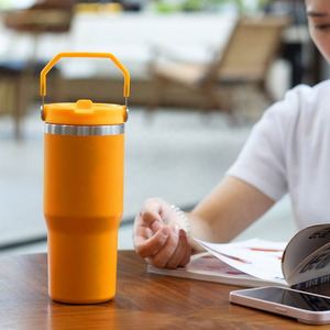 Gobelet à café de voyage en acier inoxydable avec poignée de transport, gobelet isotherme de 20 oz pour la voiture, le bureau, les trajets et les activités de plein air - Product Image 3