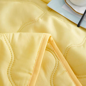 <span class=keywords><strong>Couvre</strong></span>-<span class=keywords><strong>lit</strong></span> en relief ultrasonique de couleur jaune vif, fabricant chinois - Product Image 5