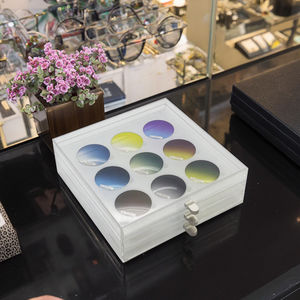 <span class=keywords><strong>Caja</strong></span> Exhibidora de Acrílico Transparente <span class=keywords><strong>para</strong></span> <span class=keywords><strong>Lentes</strong></span> Personalizada Exhibidor de <span class=keywords><strong>Lentes</strong></span> de Moda Personalizado <span class=keywords><strong>Caja</strong></span> Exhibidora <span class=keywords><strong>para</strong></span> 27 <span class=keywords><strong>Lentes</strong></span> - Product Image 2