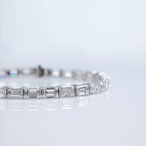 Pulsera de Diamantes Cultivados en Laboratorio con Corte Esmeralda, Certificada por IGI, Oro 10k/14k/18k, Pulsera de Diamantes Sintéticos, Joyería Fina - Product Image 4