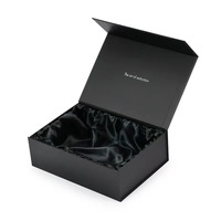 Boîte en carton noir magnétique de luxe personnalisée avec insert en satin pour l'emballage de cadeaux avec emballage intérieur en satin