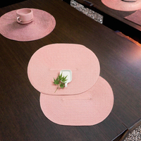 Ensemble de 4 sets de table ovales en polypropylène, lavables, tissés, antidérapants, résistants à la chaleur, durables, faciles à nettoyer (rose)