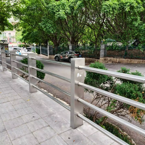 Barrières de circulation en acier pour la sécurité des piétons avec réflecteur pour le contrôle des foules sur trottoir Zone de chantier - Product Image 1