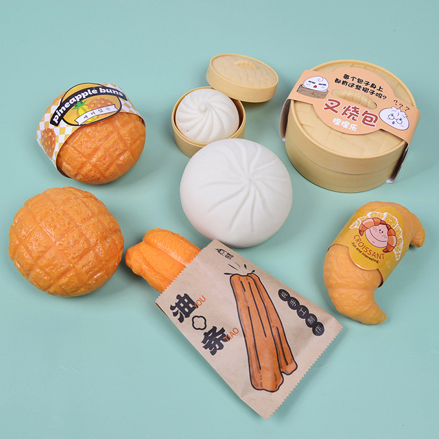 Hotselling Simulated Food-Shaped Fidget Toy Stress Relief Squeeze Croissant Fidget Toys Decompression Vent Toy for Kids Gifts