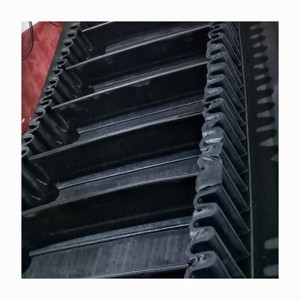 Nastro trasportatore in gomma a parete laterale con grembiule ondulato di larghezza 800Mm, parti di attrezzature per la movimentazione di materiale in cemento ferrosilicio