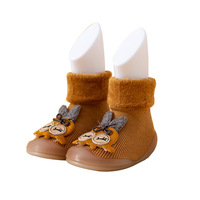 Chaussettes de sol pour enfants à la mode personnalisée bébé dessin animé semelle en caoutchouc antidérapante chaussures pour tout-petits chaussettes