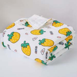 Serviette carrée pour bébé en gaze de coton 100% 6 couches 110*110cm Thème mignon de fruits et de nourriture en dessin animé Couverture en mousseline - Product Image 4
