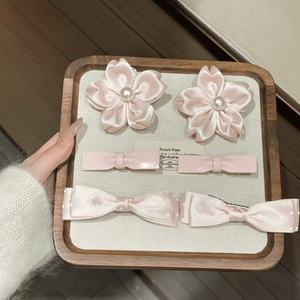 Pinzas para el pelo con lazo de flor de cerezo rosa y lunares, pinzas de pico de pato laterales dulces, accesorios para el cabello de estilo elegante para niñas, uso diario - Product Image 5