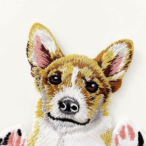 Parches Bordados Personalizados de Producción Profesional, Fábrica China, para Ropa - Product Image 3