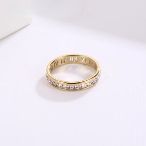 Bague unisexe plaquée or en alliage de métaux précieux, sertie de diamants taille princesse et chiffres romains, idéale pour mariage romantique – Nouvelle collection très prisée - Product Image 3